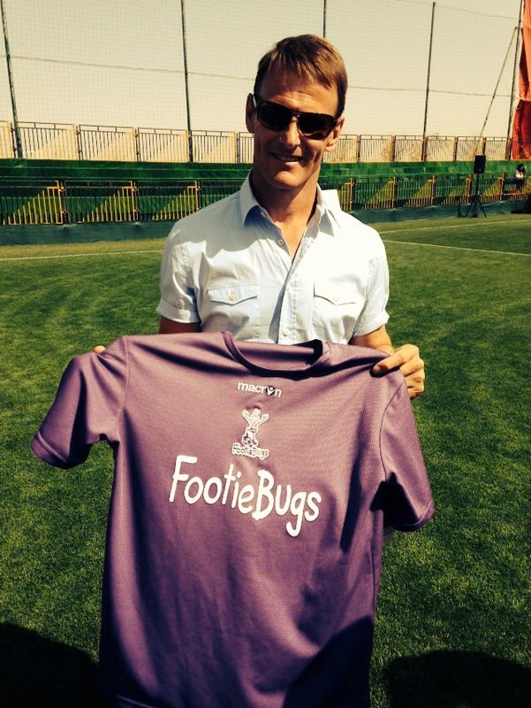 Teddy Sheringham meets FootieBugs